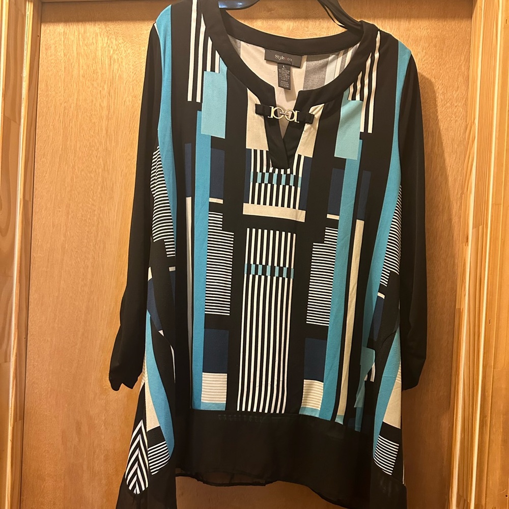 IC Collection Women's Geometric Black and Blue Top
